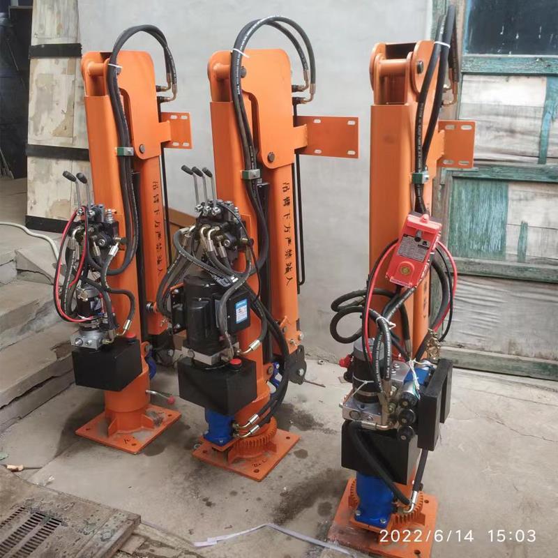 迁安市重汽蓝牌随车吊 3.2吨 国六动力强 液压驱动 农用自卸起重机